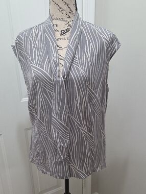 NWOT Talbots Pure Silk Gray and White Tie-Neck Sleeveless Blouse